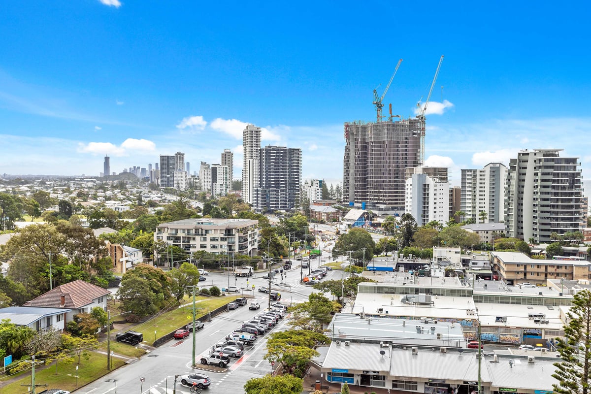 Furnished 2 Bedroom House in Burleigh Heads
