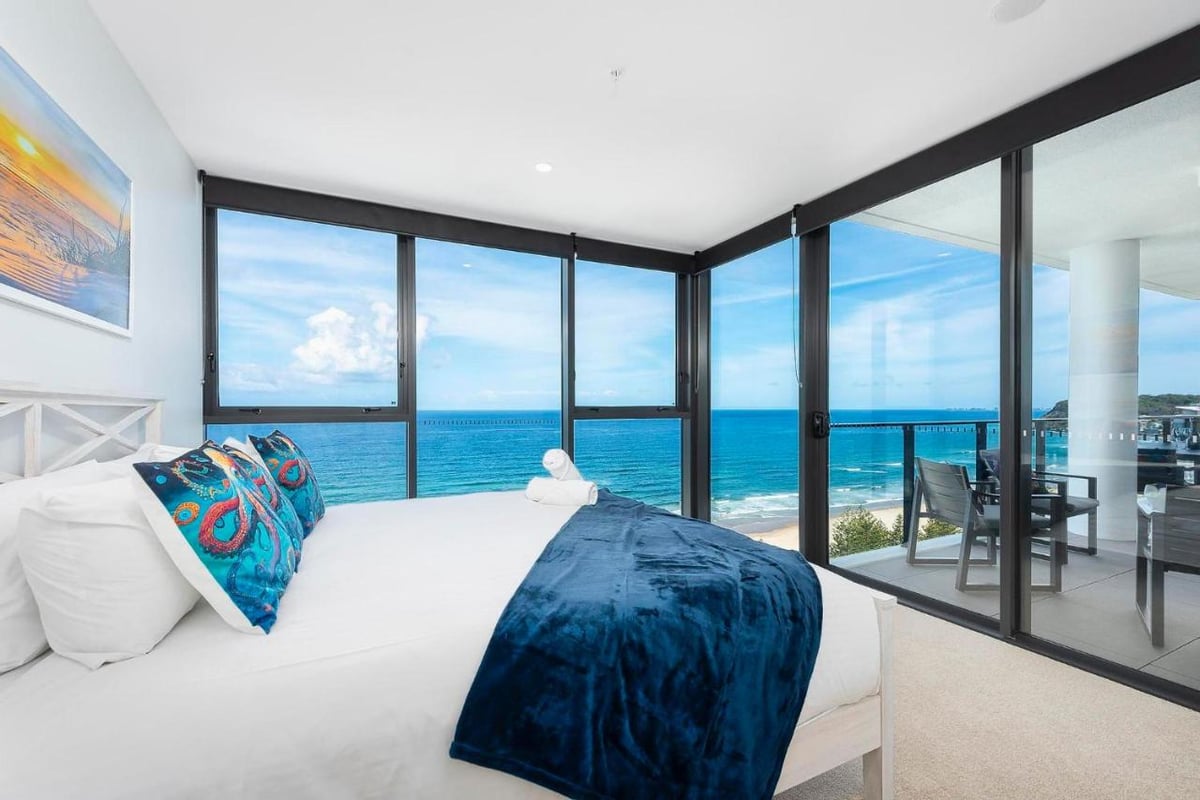 Furnished 3 Bedroom House in Burleigh Heads