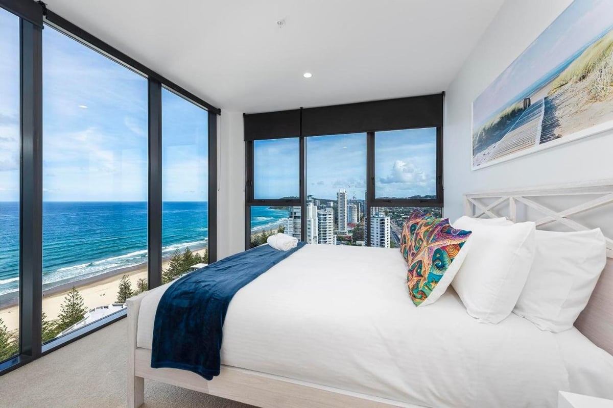 Furnished 3 Bedroom House in Burleigh Heads
