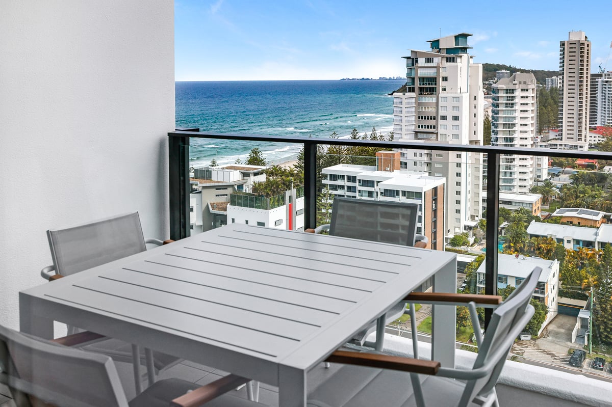Furnished 2 Bedroom House in Burleigh Heads