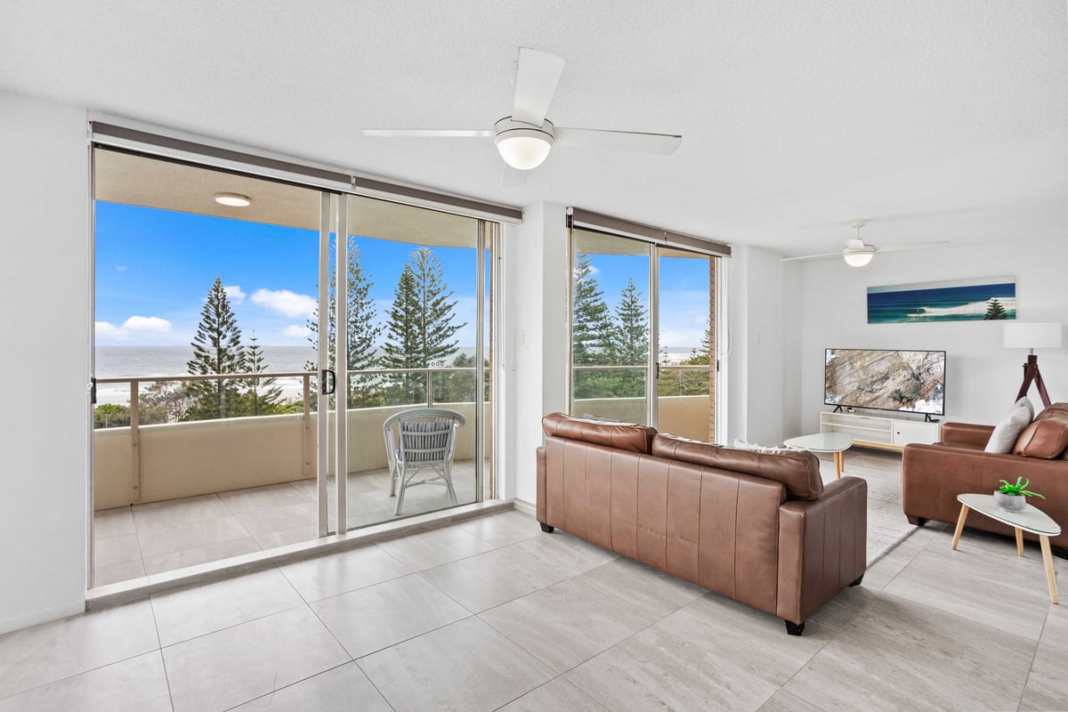 Furnished 2 Bedroom House in Burleigh Heads