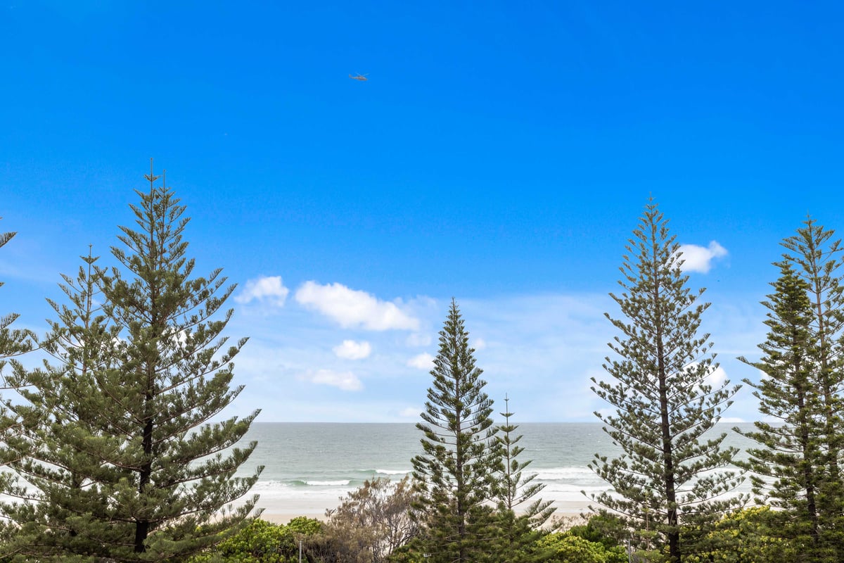 Furnished 2 Bedroom House in Burleigh Heads