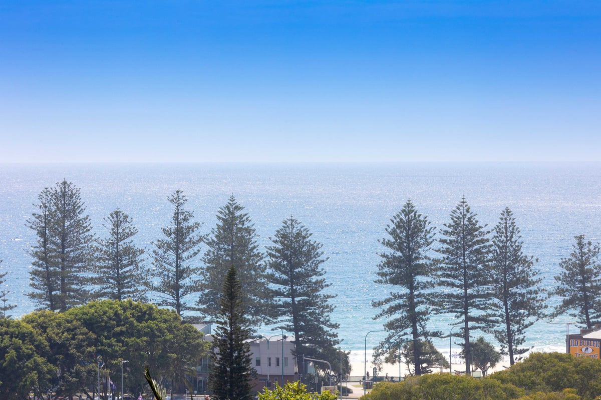 Furnished 2 Bedroom House in Burleigh Heads