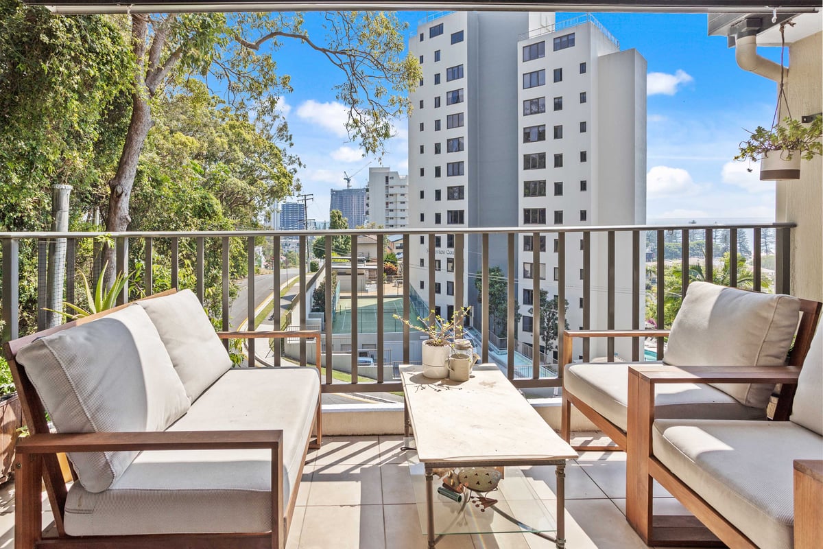 Furnished 2 Bedroom House in Burleigh Heads