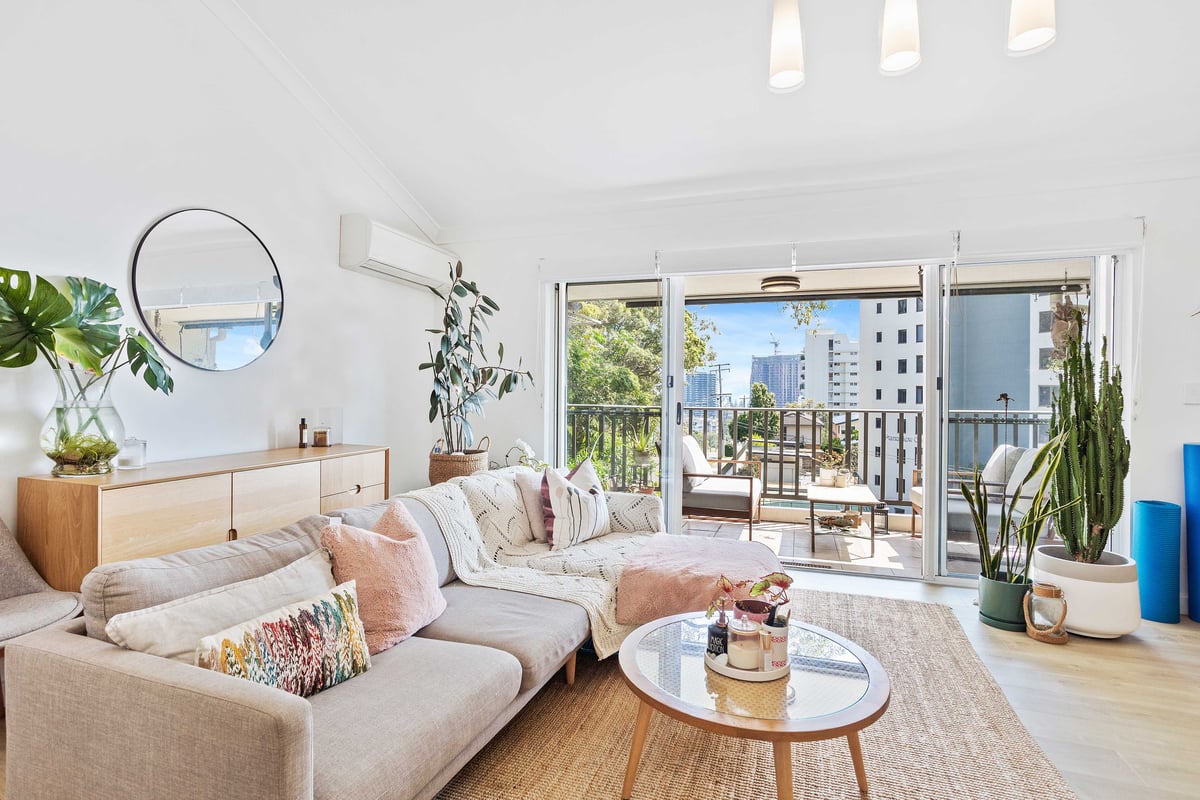 Furnished 2 Bedroom House in Burleigh Heads