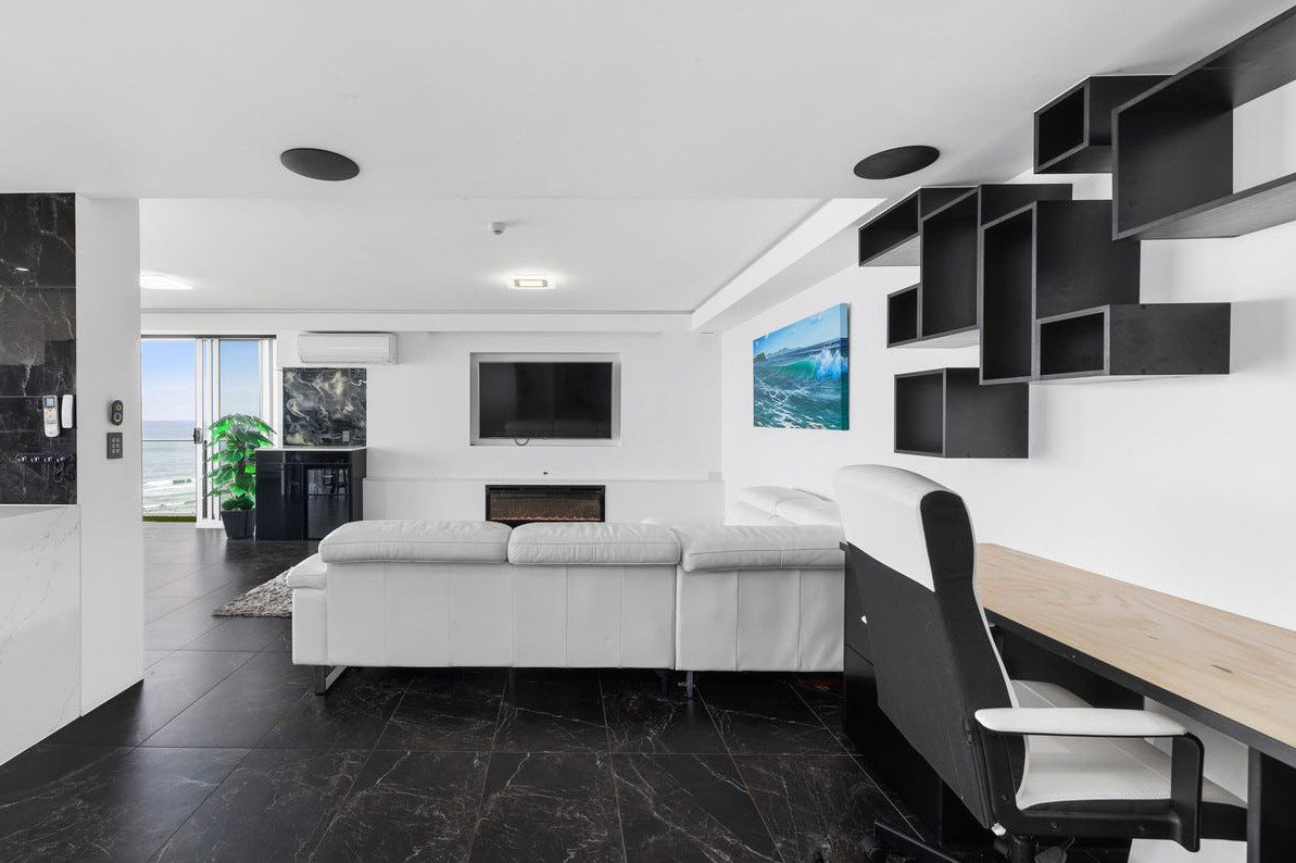 Furnished 2 Bedroom House in Burleigh Heads