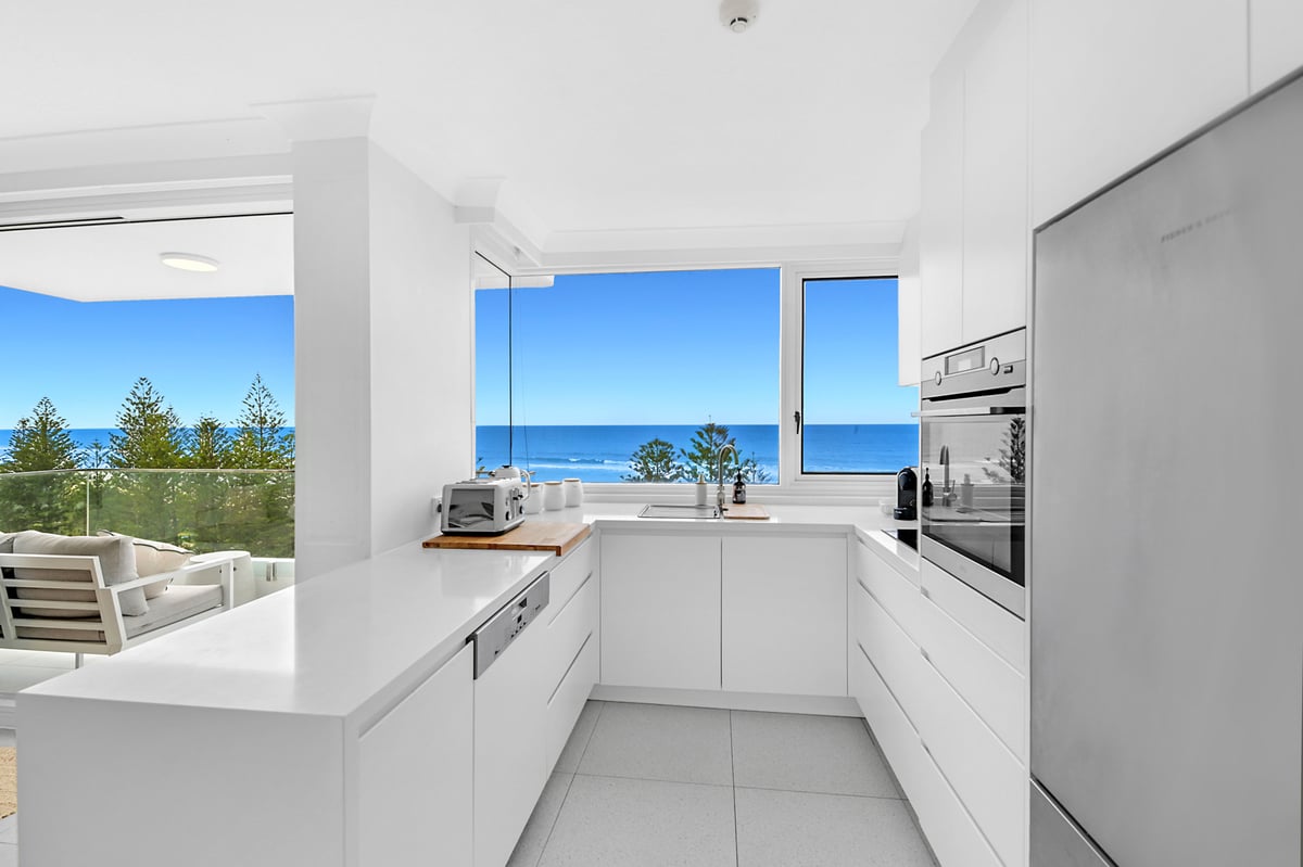 Furnished 2 Bedroom House in Burleigh Heads