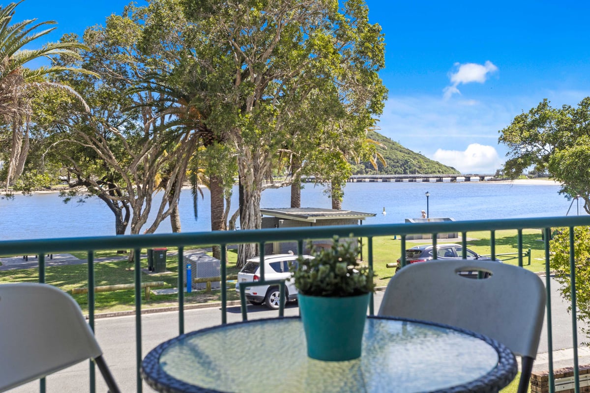 Furnished 2 Bedroom House in Palm Beach