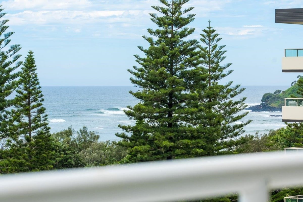 Furnished 2 Bedroom House in Burleigh Heads