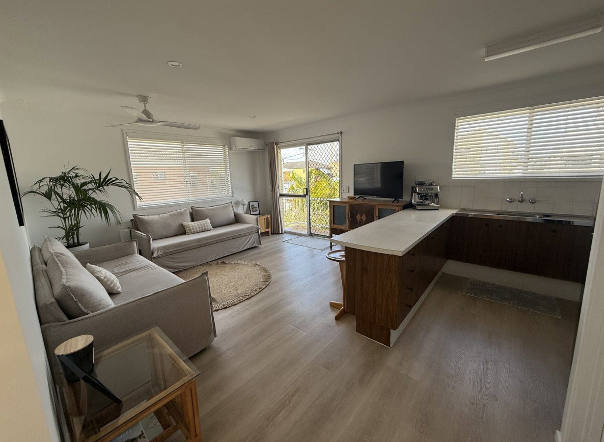 Furnished 2 Bedroom House in Palm Beach