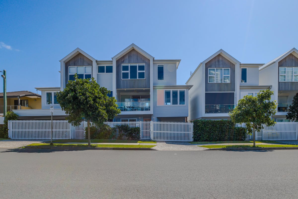 Furnished 4 Bedroom House in Burleigh Heads