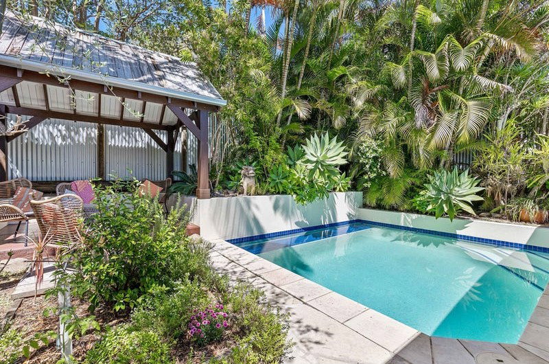 Furnished 4 Bedroom House in Burleigh Heads