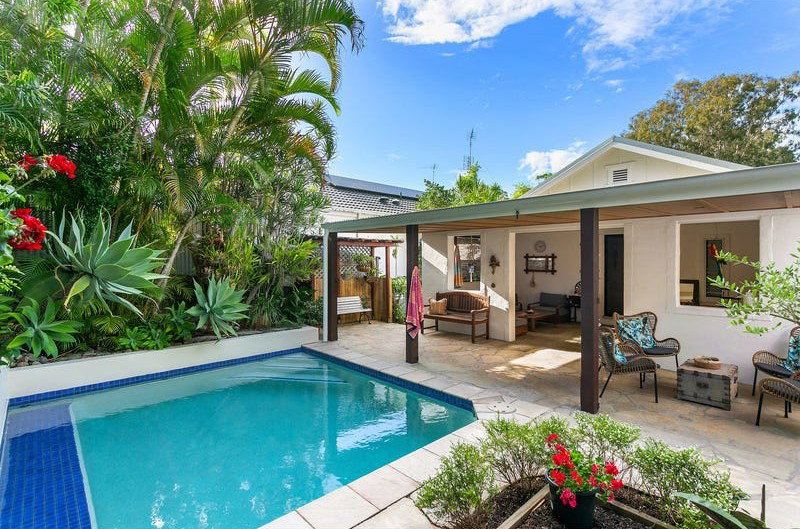 Furnished 4 Bedroom House in Burleigh Heads