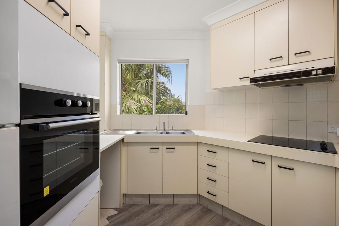 Furnished 2 Bedroom House in Burleigh Heads
