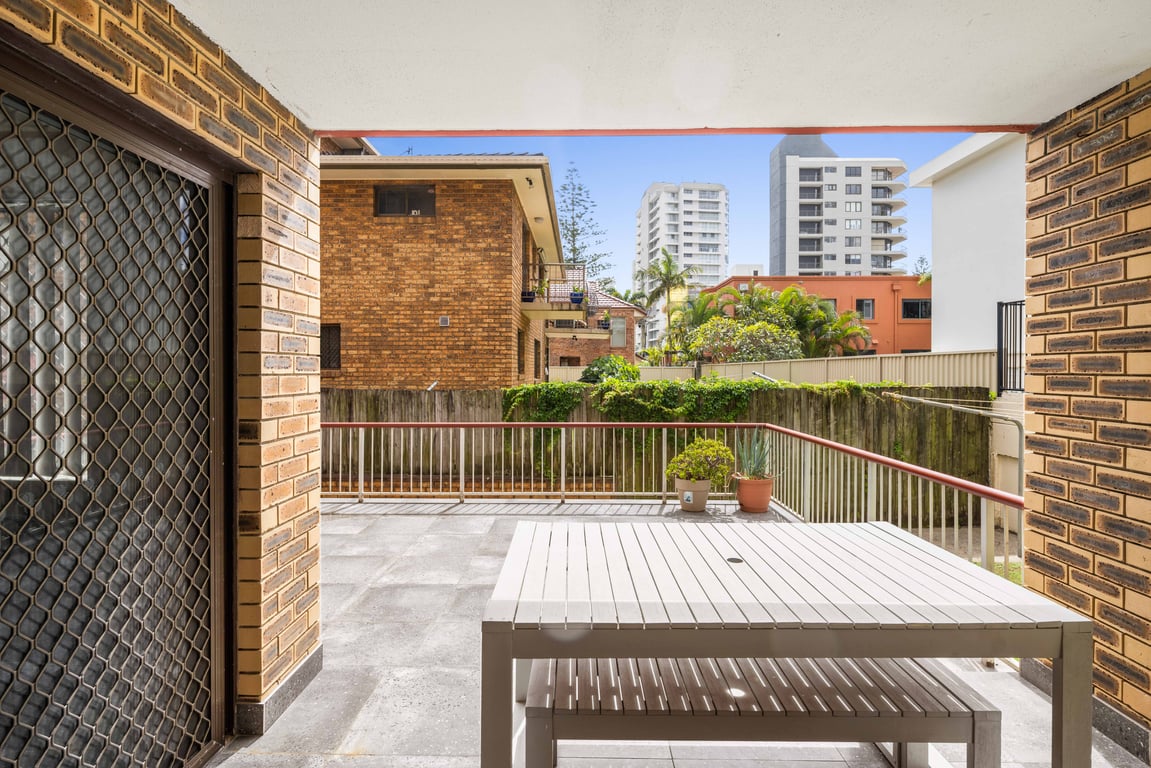 Furnished 2 Bedroom House in Burleigh Heads