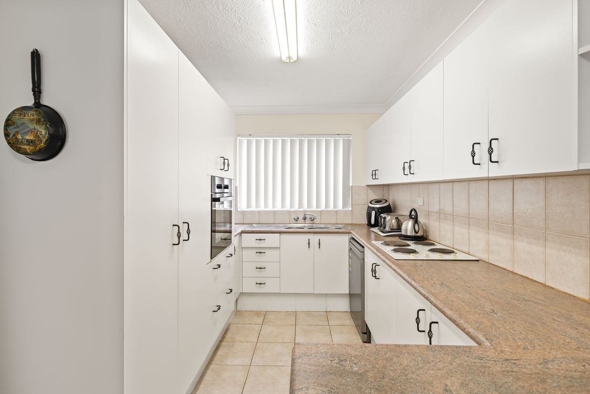 Furnished 2 Bedroom House in Burleigh Heads