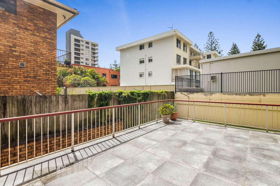 Furnished 2 Bedroom House in Burleigh Heads