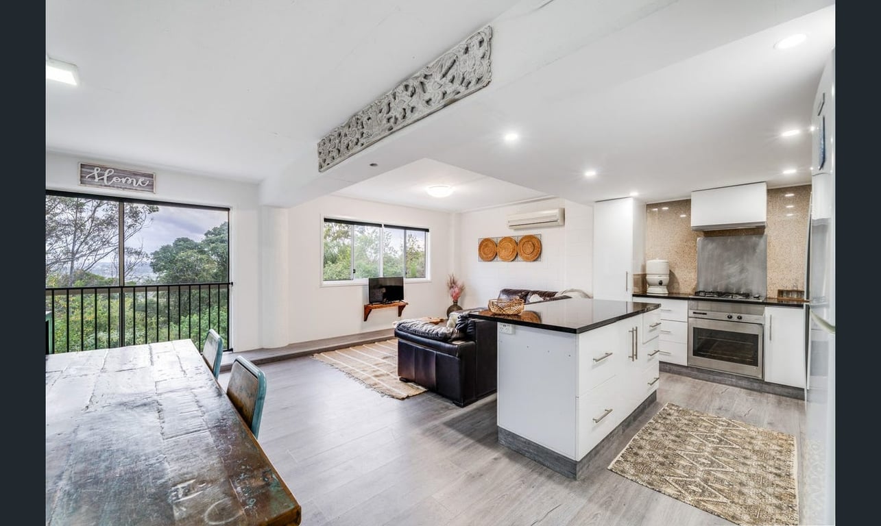 Furnished 3 Bedroom House in Burleigh Heads