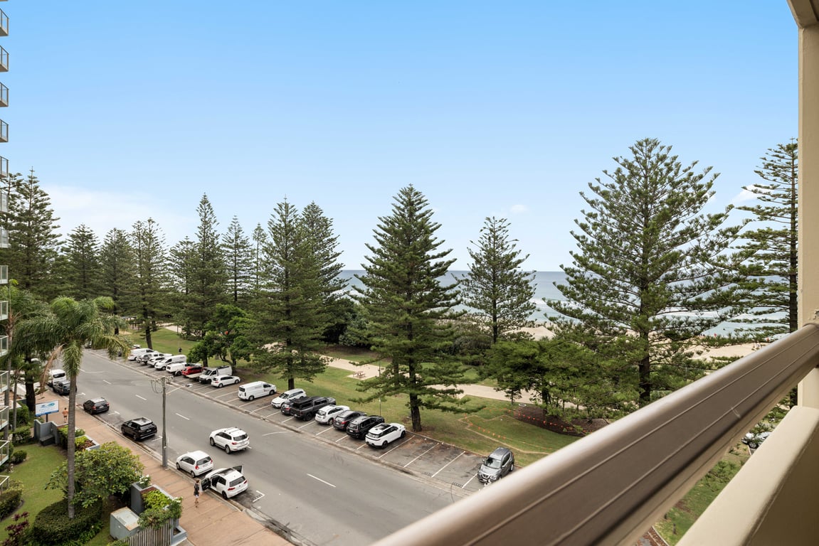 Furnished 3 Bedroom House in Burleigh Heads