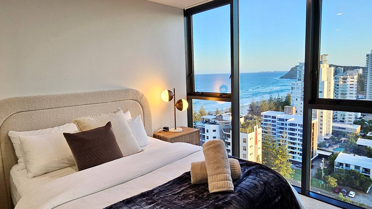 Furnished 2 Bedroom House in Burleigh Heads