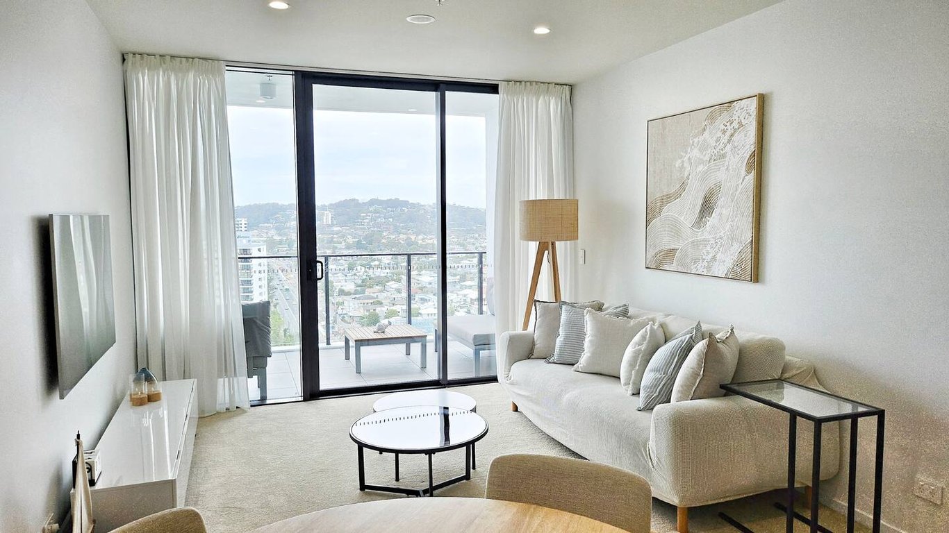 Furnished 2 Bedroom House in Burleigh Heads