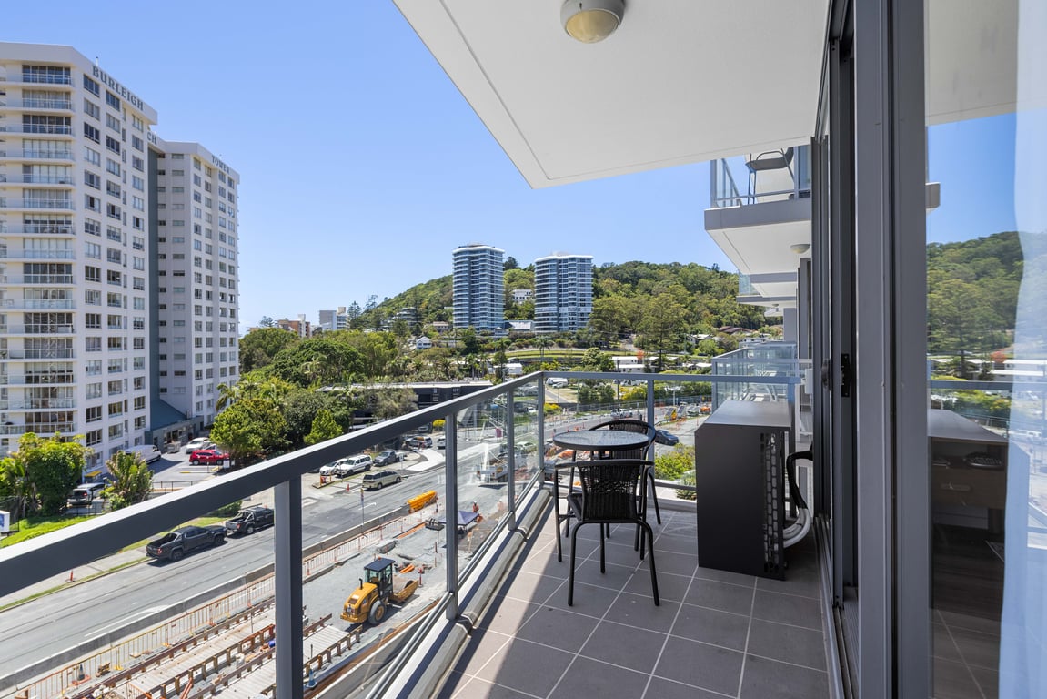 Furnished 2 Bedroom House in Burleigh Heads