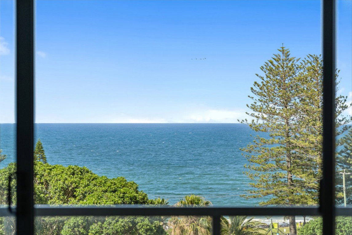 Furnished 2 Bedroom House in Burleigh Heads