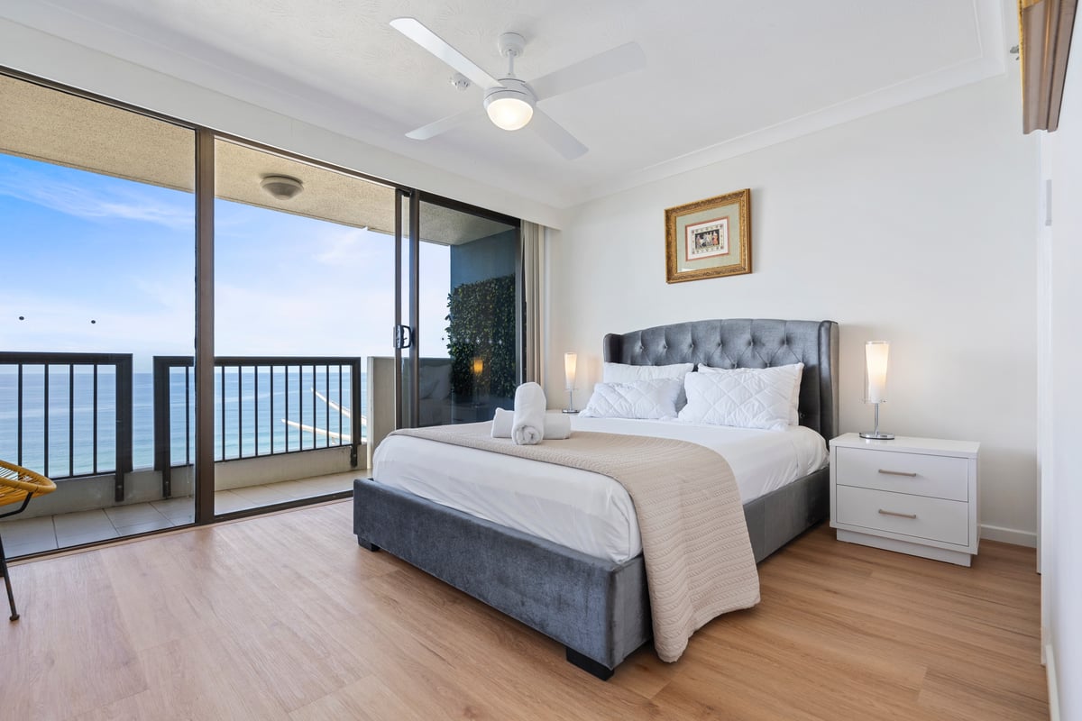 Furnished 2 Bedroom House in Surfers Paradise