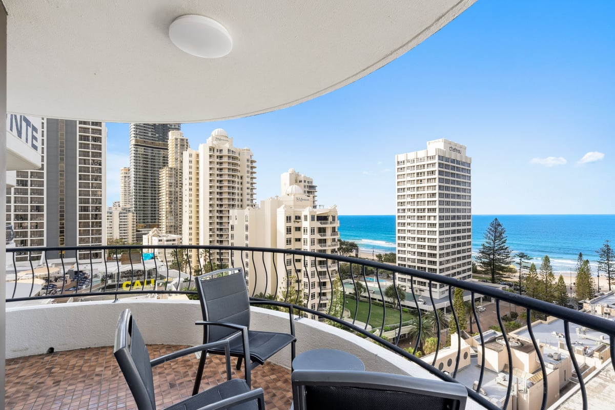 Furnished 2 Bedroom House in Surfers Paradise