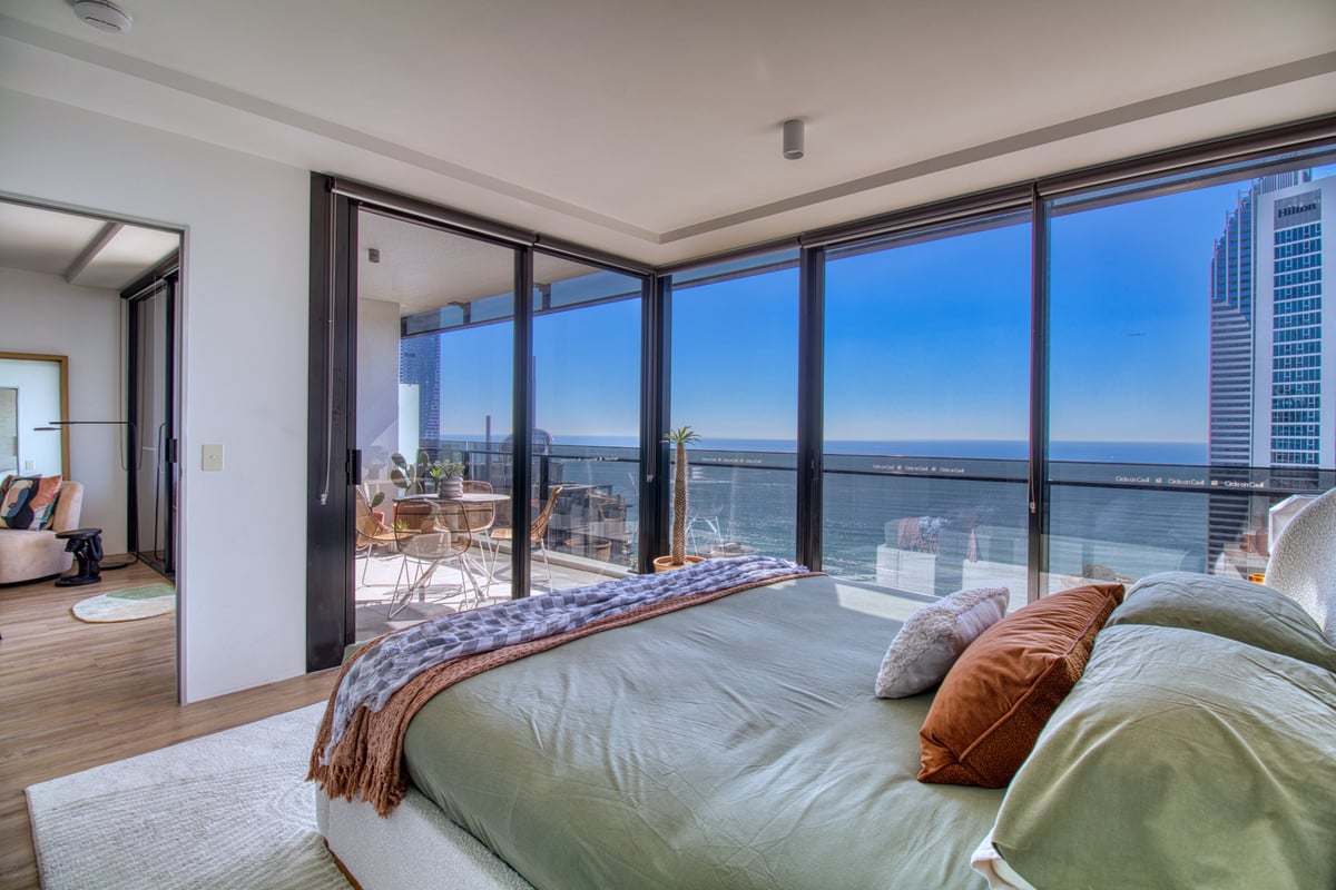 Furnished 2 Bedroom House in Surfers Paradise