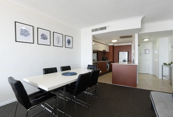 Furnished 2 Bedroom House in Surfers Paradise