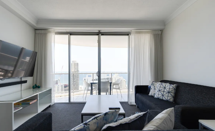 Furnished 2 Bedroom House in Surfers Paradise