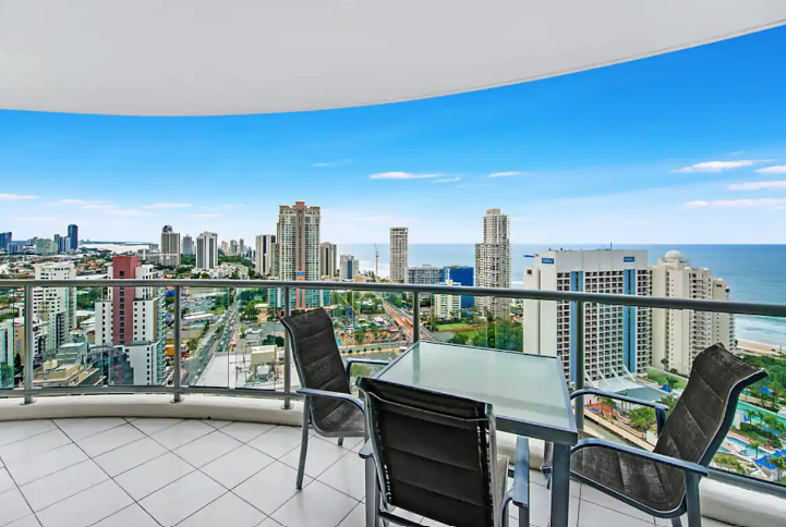 Furnished 2 Bedroom House in Surfers Paradise