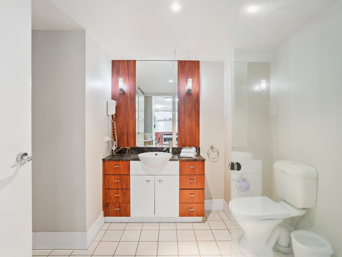 Furnished 2 Bedroom House in Surfers Paradise