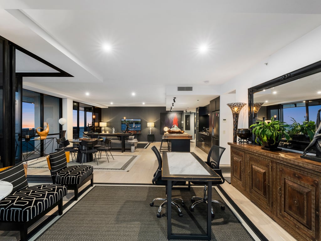 Furnished 3 Bedroom House in Surfers Paradise