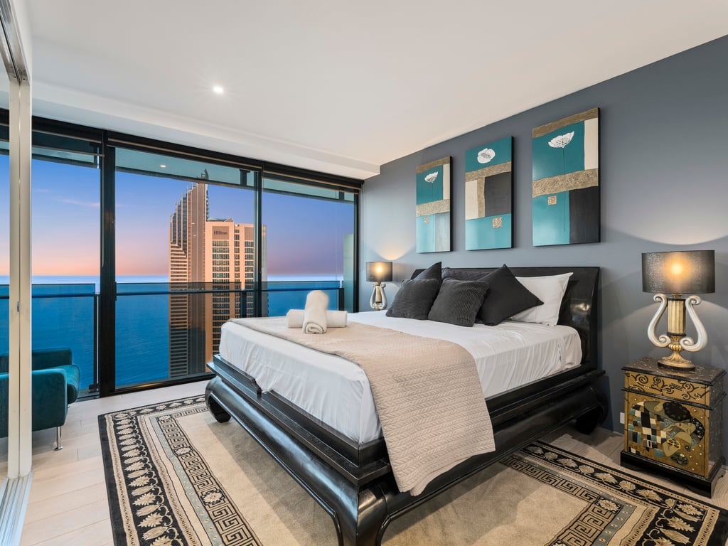 Furnished 3 Bedroom House in Surfers Paradise