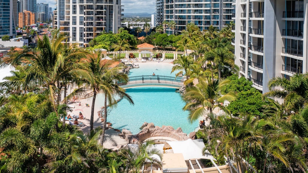 Furnished 2 Bedroom House in Surfers Paradise