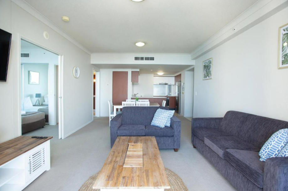 Furnished 2 Bedroom House in Surfers Paradise