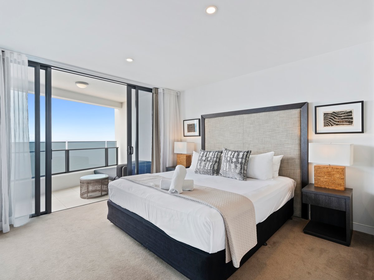 Furnished 3 Bedroom House in Surfers Paradise