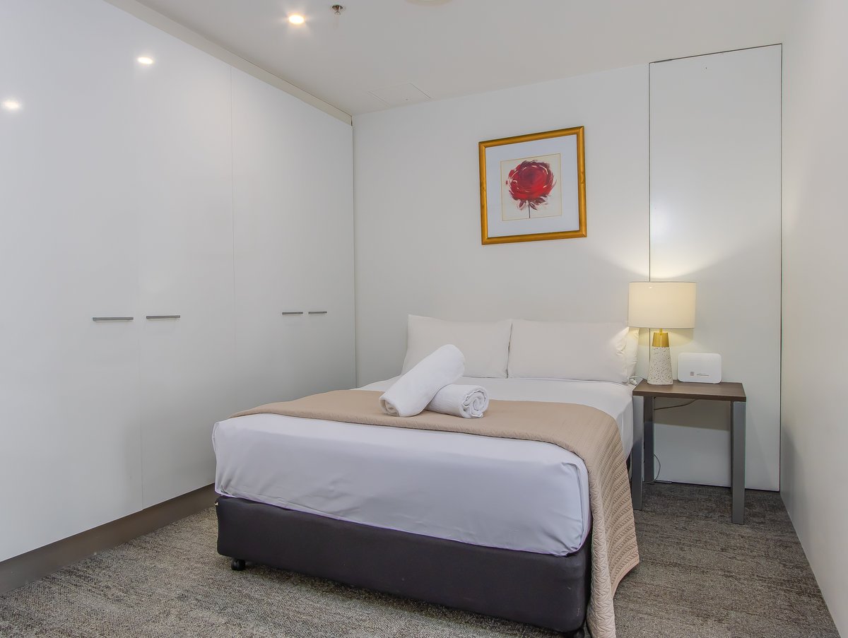 Furnished 2 Bedroom House in Surfers Paradise
