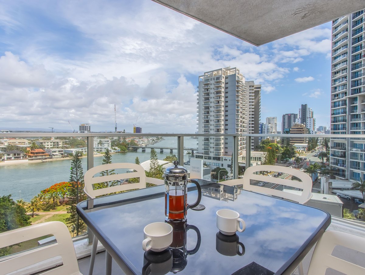 Furnished 2 Bedroom House in Surfers Paradise