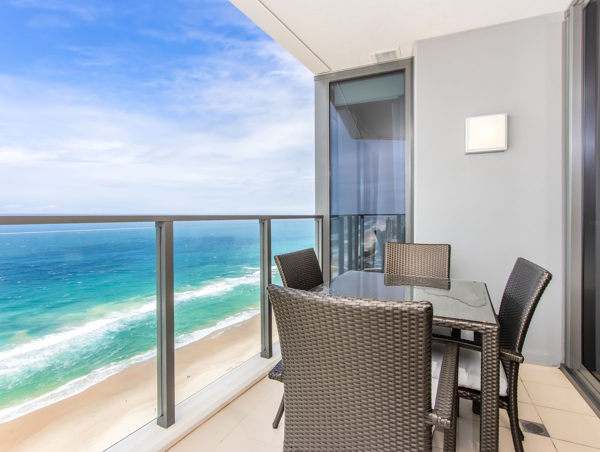 Furnished 2 Bedroom House in Surfers Paradise