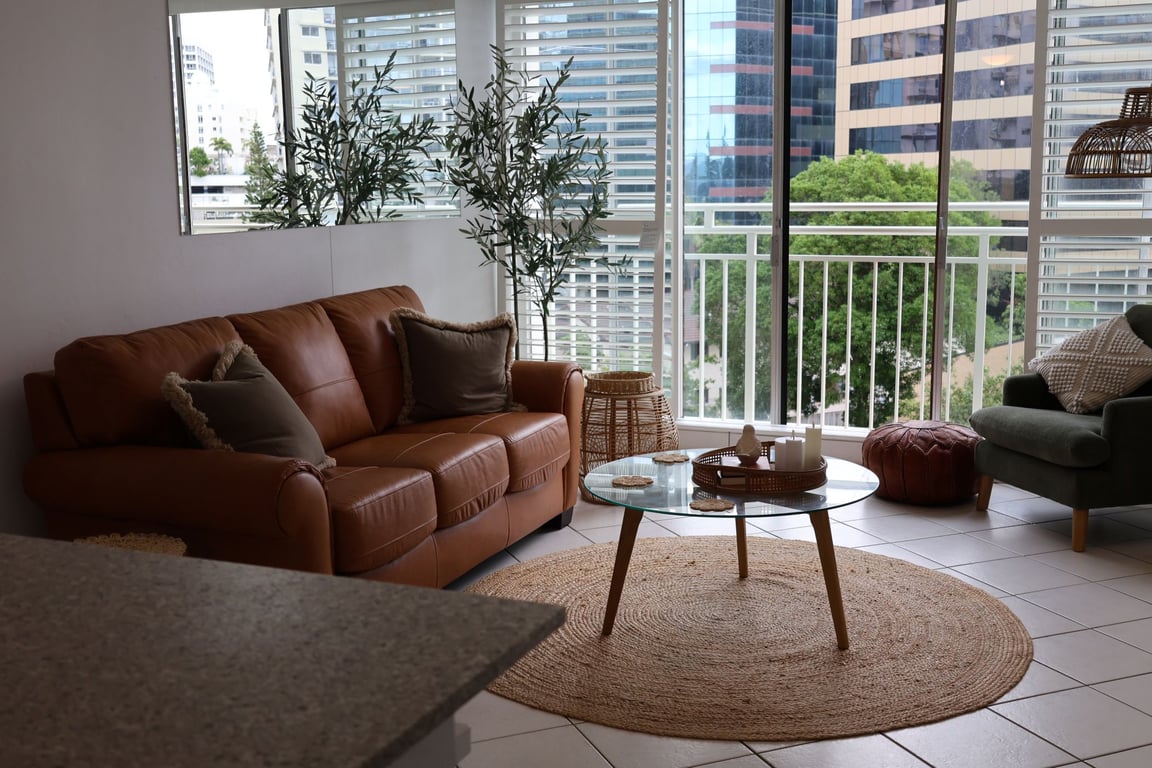 Furnished 1 Bedroom Rental in Surfers Paradise