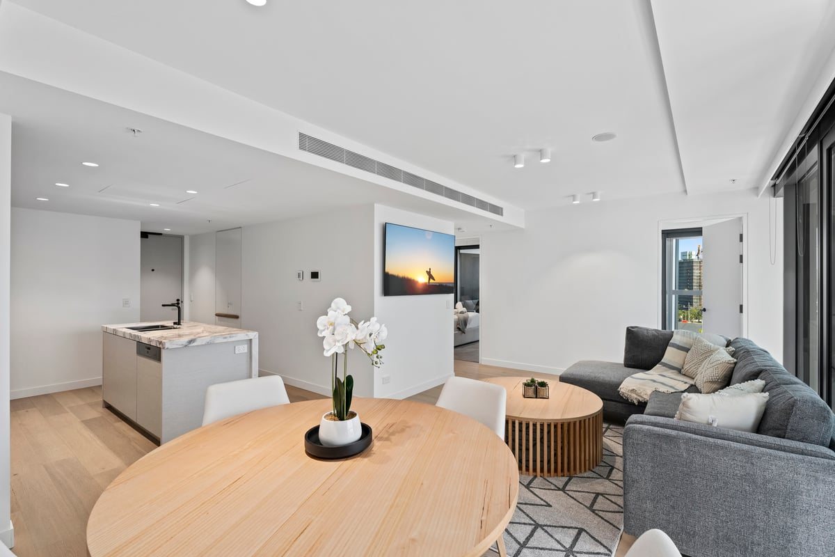 Furnished 2 Bedroom House in Surfers Paradise