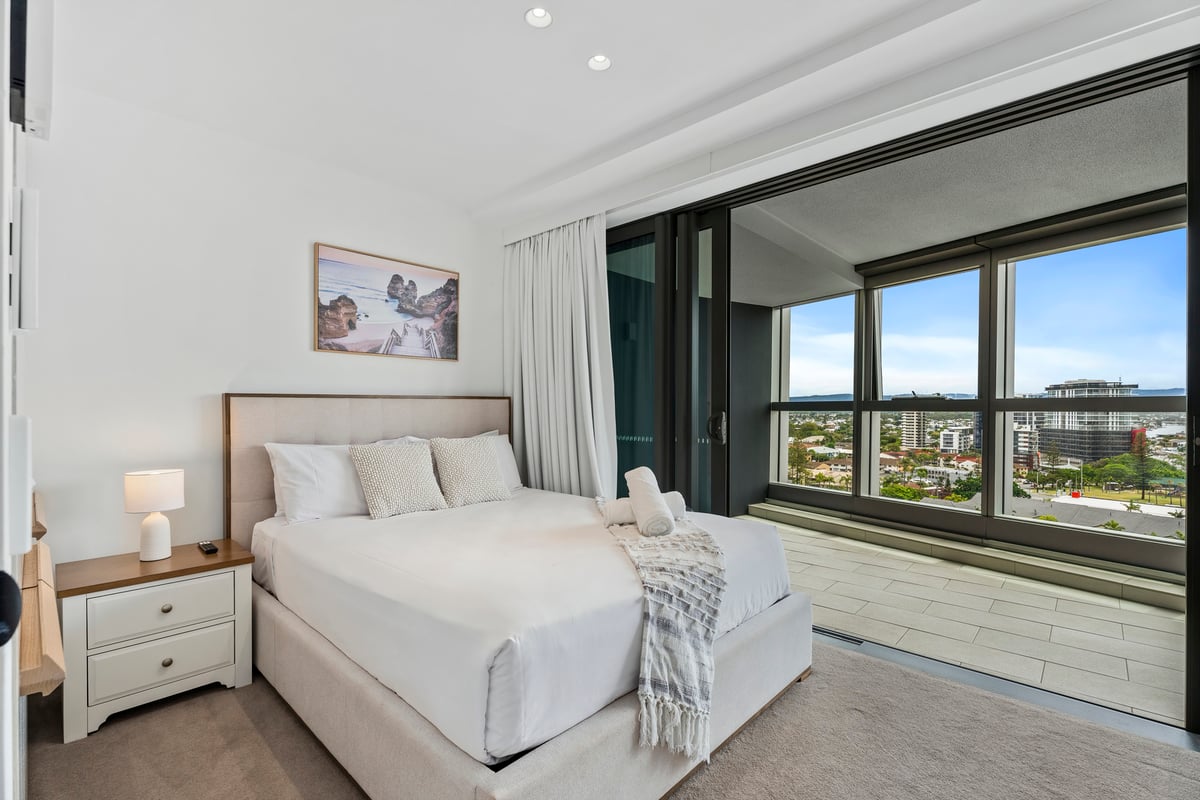 Furnished 2 Bedroom House in Surfers Paradise