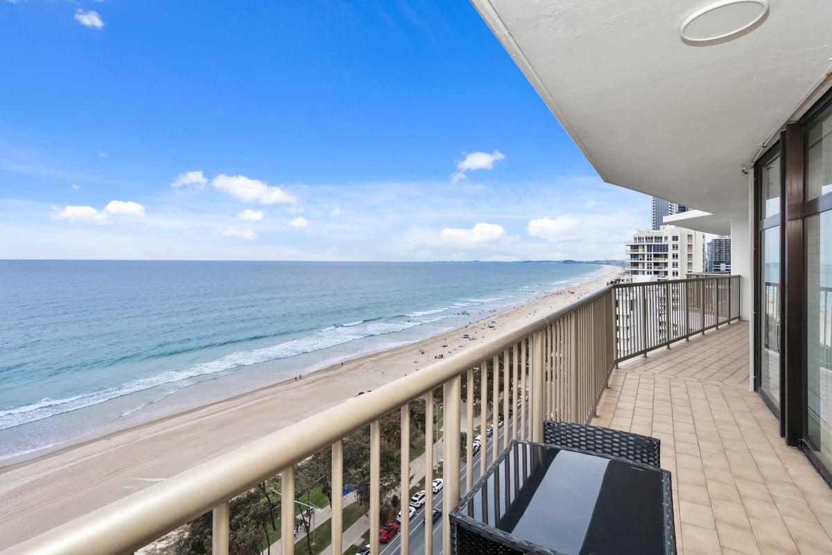 Furnished 2 Bedroom House in Surfers Paradise