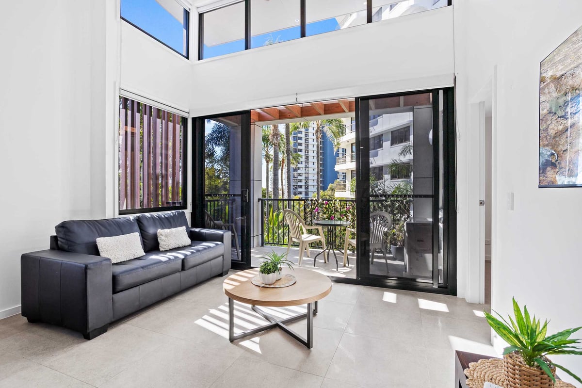 Furnished 2 Bedroom House in Surfers Paradise