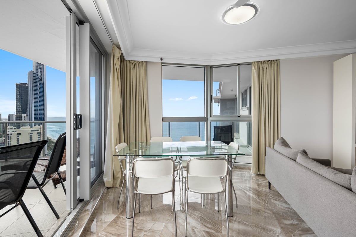 Furnished 2 Bedroom House in Surfers Paradise