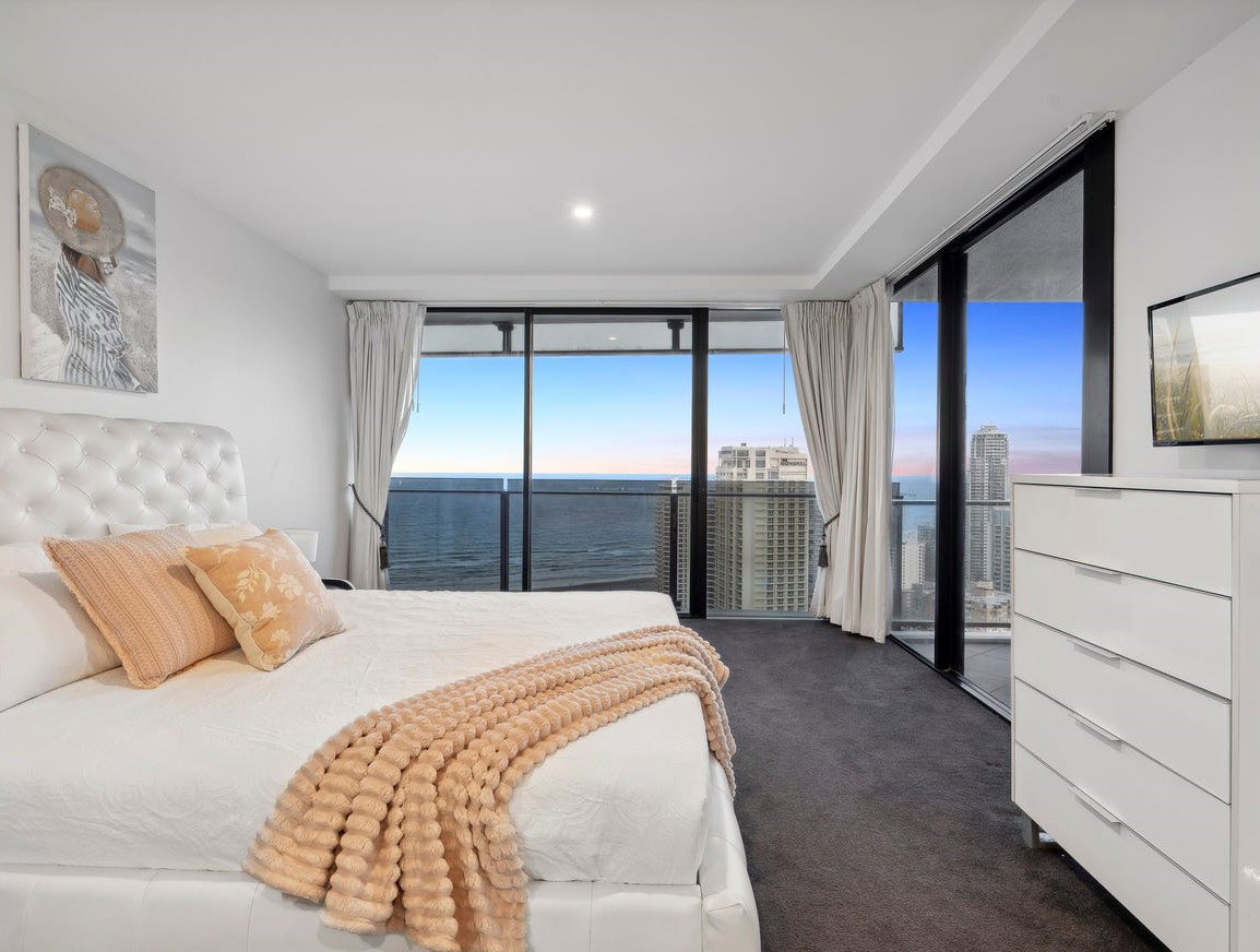 Furnished 3 Bedroom House in Surfers Paradise
