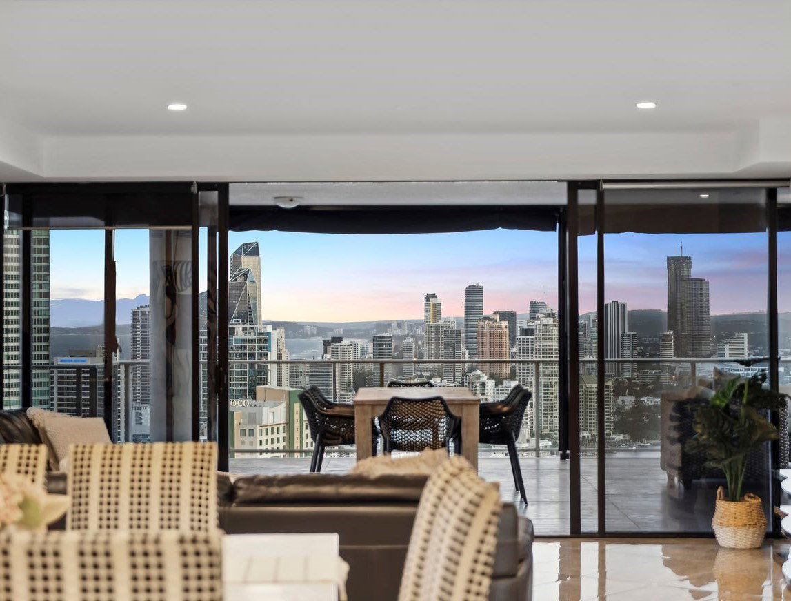 Furnished 3 Bedroom House in Surfers Paradise